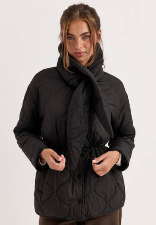 Scarf Quilted Short Jacket Black