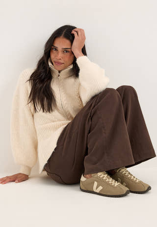 Cateyes Sneakers Beige