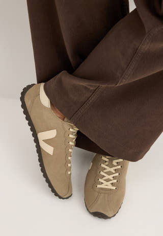 Cateyes Sneakers Beige