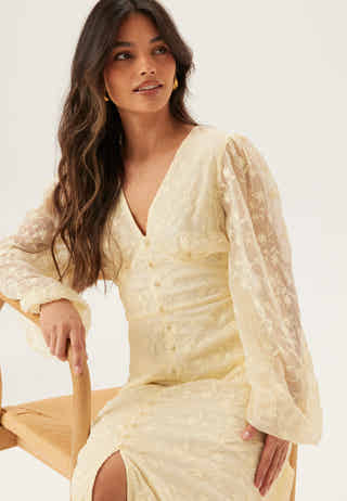 bubbleroom-occasion-embroidered-midi-dress_11