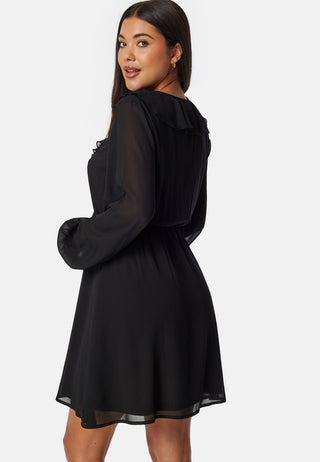 bubbleroom-v-neck-short-frill-dress_1